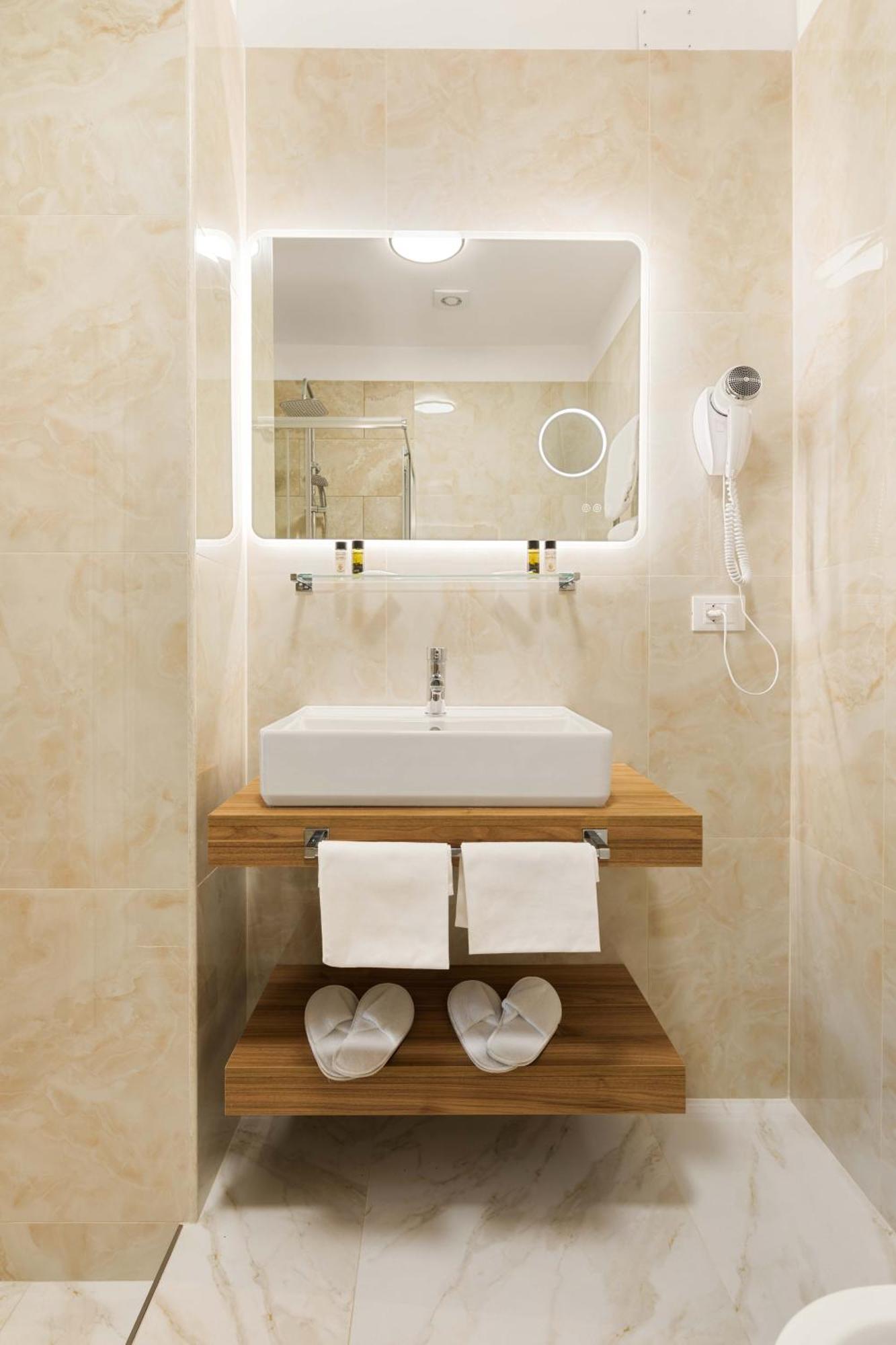 Albadea Deluxe Hotel โรม ภายนอก รูปภาพ